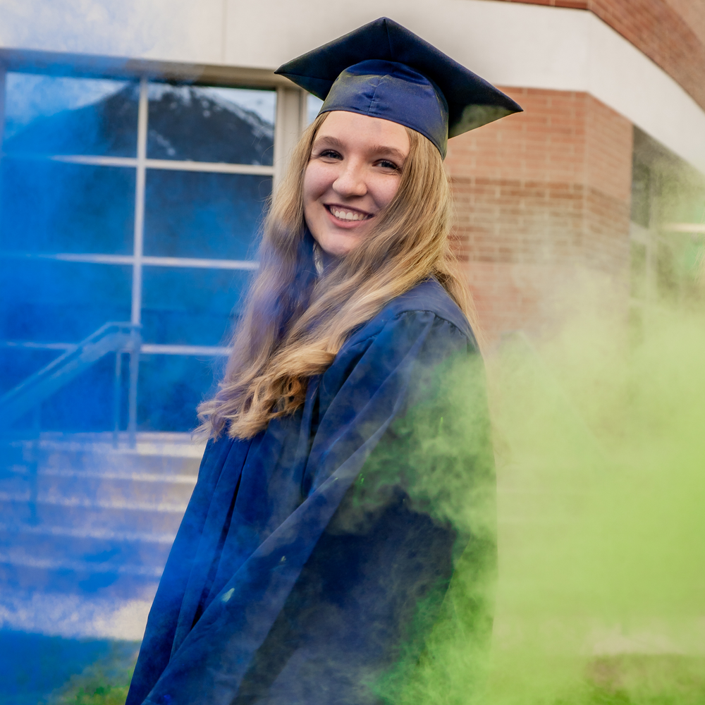 5 Tips for Colorful Senior Pictures
